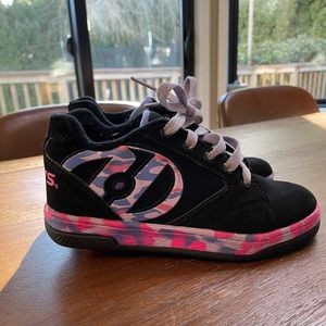 Girls Heelys